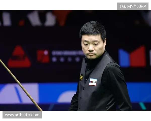 丁俊晖轻松晋级台球赛事32强 展现强大实力稳步前进 丁俊晖轻松晋级台球赛事32强 展现强大实力稳步前进