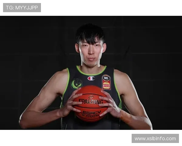 周琦加盟NBL赛季爆扣血冒展现巅峰统治力的激情辉煌时刻瞬间集 周琦加盟NBL赛季爆扣血冒展现巅峰统治力的激情辉煌时刻瞬间集