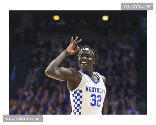 加布里埃尔高空跃起意外重摔下体撞击立柱引发男人们的共鸣与心痛 加布里埃尔高空跃起意外重摔下体撞击立柱引发男人们的共鸣与心痛